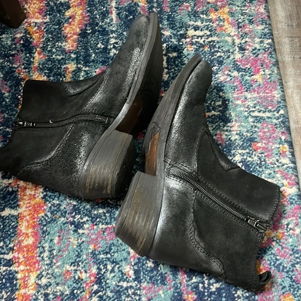 Iridescent Sheridan Mia leather boots size 36